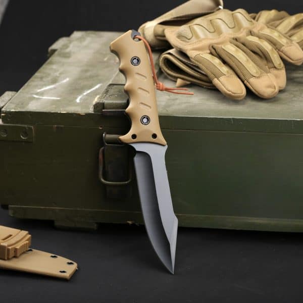 Ac016 clip point tactical survival knife detailed display of the blade03