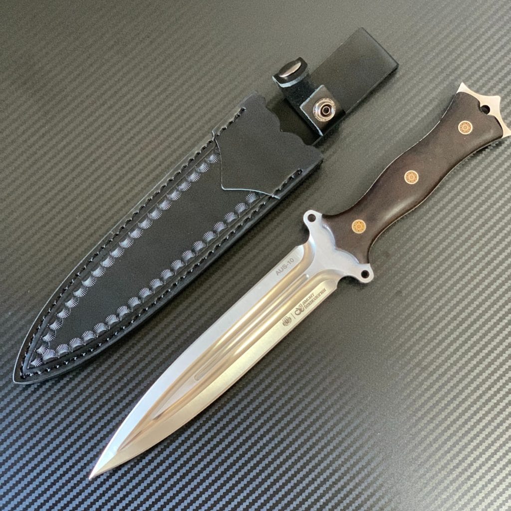 Af017 tactical dagger with fuller bladeblood groove scaled 1.jpg