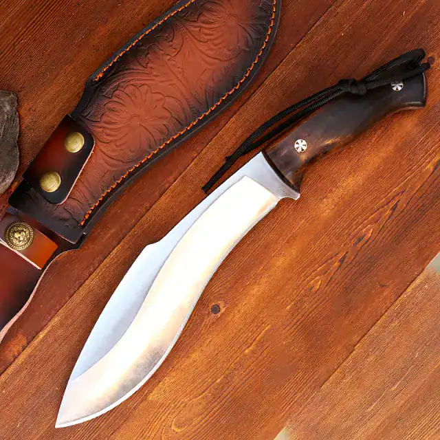 Platecrack kukri 01.webp