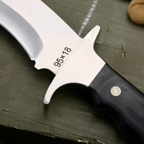 AC012 Medium-Large Clip Point Bowie Knife