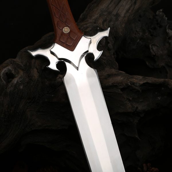 Heel display of the ac036 longsword